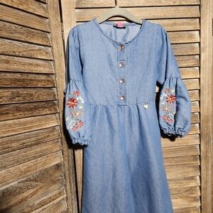 NWOT Vince Camuto 3T Girls Pantsuit with embroidery on sleeve